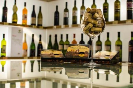 346492Vinoteka Vipava 2